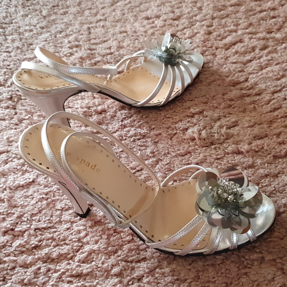 Kate Spade silver metallic party heels, Sz 6 - Picture 4 of 4